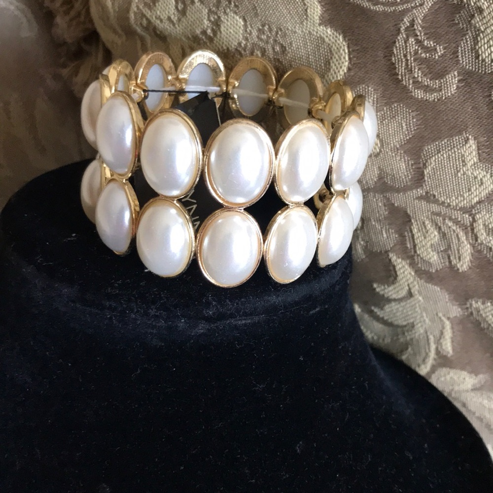 Jewelry - Picture 4 of 8